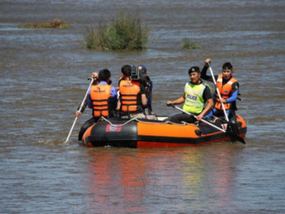 Буурь нууранд хийлдэг завьтайгаа ороод алга болсон хүүхдийг олжээ