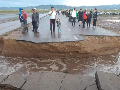 Авто зам сэтэрсэн тул хөдөлгөөнийг түр хугацаагаар хаажээ