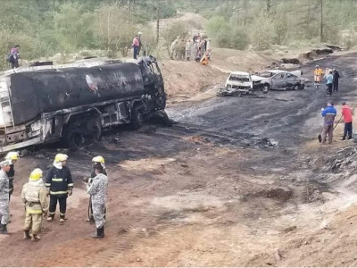 Том тэрэгний жолооч: Урдаас нь очоод “Зогсоорой” гээд сануулахад хэн ч тоогоогүй, хажуугаар дайрсан
