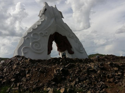 Л.Оюун Эрдэнэ сайдын санаачилсан Хоёр тэрбумаар босгож буй Андлалын өргөө цогцолборын бодит төрх нэг иймэрхүү байна