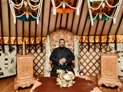 Стивен Сигал: Улаанбаатар яг там шиг...