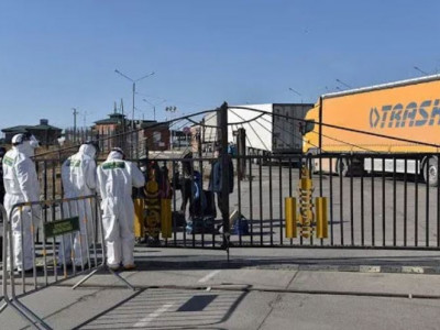 Чехээс ирсэн монгол бүсгүйг хил нэвтрүүлэх тодорхой шийд гараагүй байна