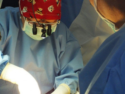 Монгол эмч нар нэг удаагийн бээлийгүй ажиллаж байгаа юу