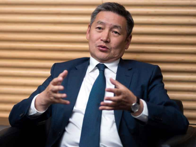 Төмөр сейфний хэрэгт холбогдож байсан Н. Хүрэлбаатар АШУҮИС-ийн захирал болжээ