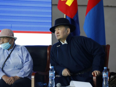 Монголчууд арчаагүй байна. Боловсролтой болооч, зөв хүнээ сонгооч!