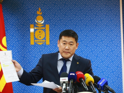 Л.Оюун-Эрдэнэ: 