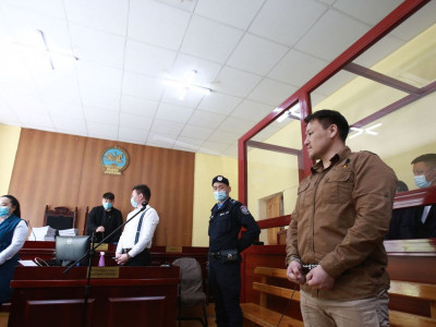 Дээд шүүхээс Н.Номтойбаярын хоёр жил нийтийн албанд томилогдох эрхийг хасаж, нэг жилийн хорих ял оноолоо