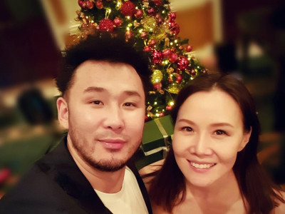 Жүжигчин Ууганааг эр хүн болгосон хүү