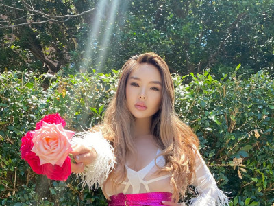 Оогий: Намайг юу хийлгэсэн бэ яагаад гэнэт барби царайтай болчив л гэх юм