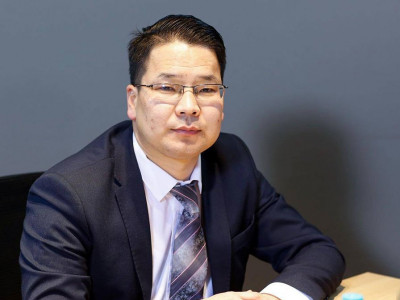 Сурагчдын хичээл эхний ээлжинд цахимаар үргэлжлэхээр боллоо