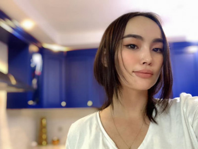 Б.Цэцэг: Идрээгийн xoгийн пост явсангүй, пялдaгнахаа больчихоорой чи!