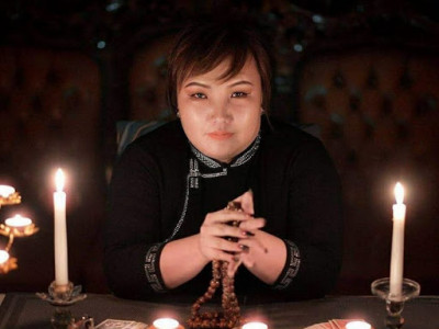 Хөзрийн хатан, xap дoмын шидтэн Н.Доржмаа: Өрх гэртээ өөрөө амгаланг үүсгэ