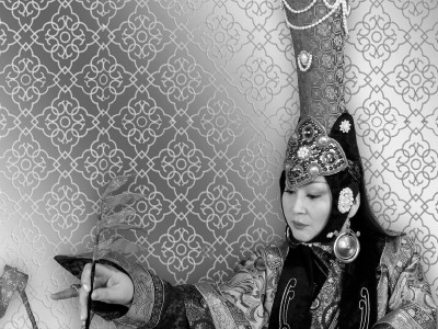 Зураач Л.Өнөрчимэг өөрийгөө 9 гайхамшгийн эзэн, анхдагч гэв