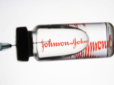 “Johnson & Johnson” компанийн вакциныг аюулгүй, үр дүнтэй гэж үзжээ
