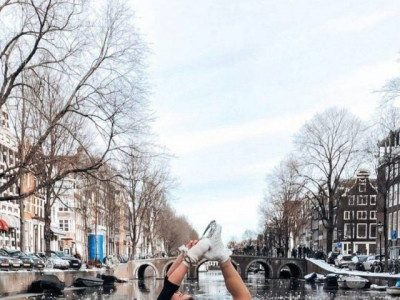 Насанд хүрэгчдийн хөгжилтэй фото 