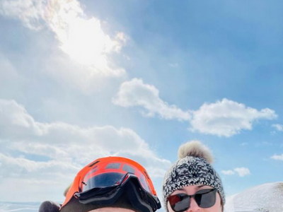 Гишүүн Н.Алтанхуяг эхнэртэйгээ ууланд алхах хоббитой