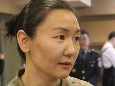 Алъяскын армид тэнгисийн цэргийн прокурор, хуулийн офицер мэргэжлээр алба хаадаг ахмад Д.Түмэнтөгс