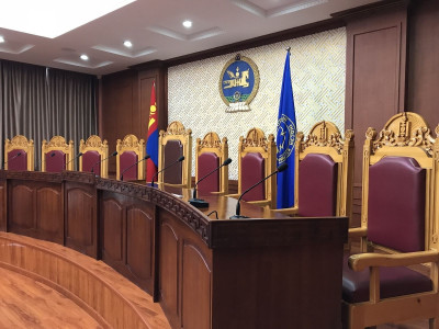 Цэцийн гишүүдийн томилгоо ба Төрийн Тэргүүний “эмзэг цэг”