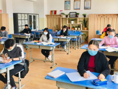 Хичээл эхэлбэл нэг ангид 20 5 сурагч байхаар танхимаар хичээллэнэ