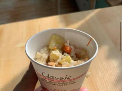 Эмч нарт нэг удаагийн аягаар бага хэмжээтэй хоол өгсөн асуудлаар холбогдох хүмүүст хариуцлага тооцохоор болжээ