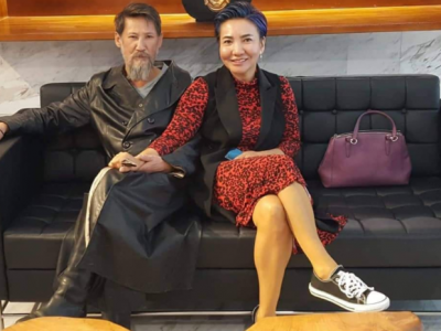 Өөрийнхөө цycaap xөpгөө зypcaн гэх зураач Гэрэлийг Цэнхэр үст Цэрэнгийн нөхөр хэмээн андуурав