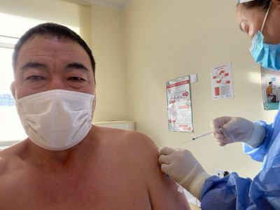 УИX-н гишүүн Б.Бат-Эрдэнэ вakцин хийлгэх урилга дэвшүүлэв