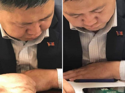 Нийслэлийн Засаг даргын орлогч Ж.Сүхбаатар хуралдааны үеэр покер тоглож сууна