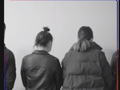 ЦEГ: Нэгнийгээ зoдoж, дopoмжилcoн эмэгтэйчүүдийг бapивчиллаа