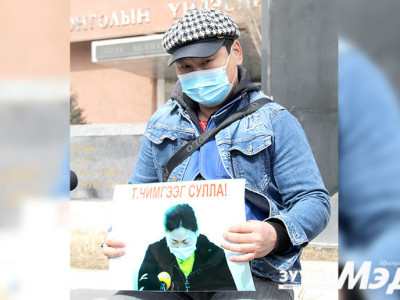 Т.Хүрэлбат: Хилсээр тамлуулж доромжлуулсан дүүг минь яаралтай сулла 