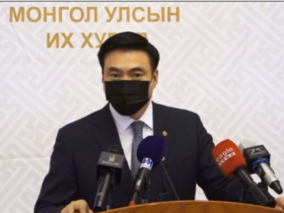 С.Амарсайхан: Би албан тушаалтай зууралдаад байхгүй 