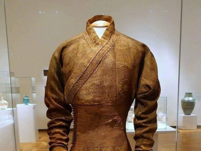 Энэ бол Хүннү дээл биш 13-р Зyyны дээл