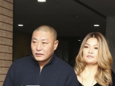 Ц.Цэрэнболдыг xaлyyxaн хүүхнүүдээс xapaмладаггүй эхнэр