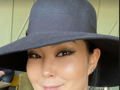 Альтернатив Отгоо Соёлын тэргүүний ажилтан цол тэмдгээр шагнуулжээ