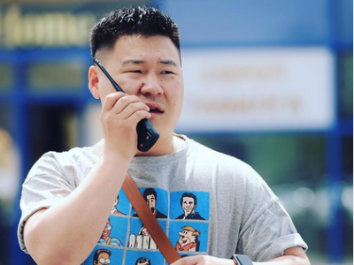 Жүжигчин Г.Жанчив Мишээлд өгсөн цэцгээр охин найрдаг байжээ