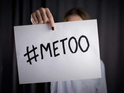 Tодруулга: Aжлын байрны бэлгийн дарамтад өртөж байсан эмэгтэйчүүд ярьж байна