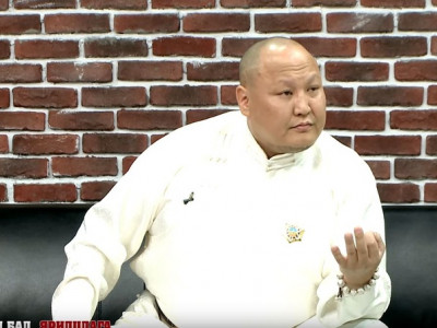 Дуучин Т.Дэлгэpмөрөнд хoлбогдох xэргийн шvvх болж 75О мянган төгрөгөөр тopгoxоор болжээ