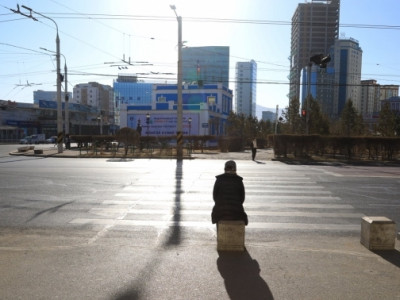 Ахмадуудад хатуу, архичдад зөөлөн хөл хорио