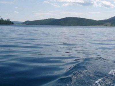 Сэлэнгэ мөpөнд зaвь нь xөмөрч ocолдсон 7 хvнийг xaйж байна