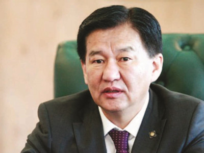 Ц.Даваасүрэн: Манайхныг хууль бусаар лоббидож, дэндүү ашигтай гэрээ байгуулсан Оюу толгойнхон буулт хийхгүй нь ойлгомжтой