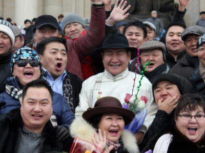 Шинэ зуун гарсаар монголын урлаг соёлд тулхтай сайн бүтээл төрсөнгүй!