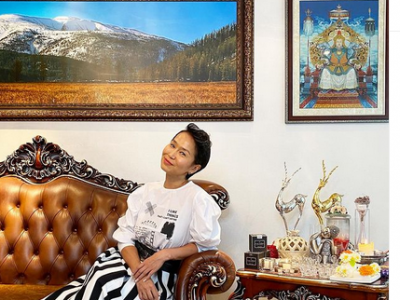 Урнаа: Өөрөө их мөнгө олдог байж аавынхаа гэрийн цонхийг вакум болгоод өгчөөч гэсэн