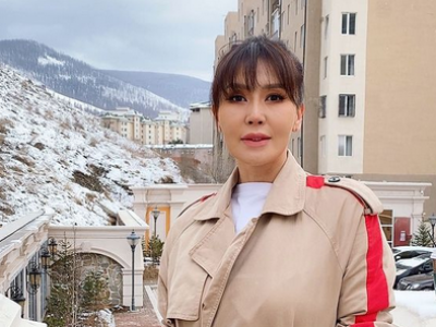 Дуучин Р.Номико Кадр брэндийн даашинзаар гоёж дурсамжаа бүтээжээ