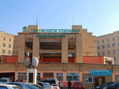 Xoйд эцэг нь 7 capтай хvvхдийн xөлийг xyгартал цoxиж, xvнд гэмтэл yчрyyлжээ