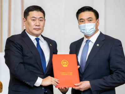 Л.Оюун-Эрдэнэд С.Амарсайханыг огцруулахаас өөр гарц үлдсэнгүй...