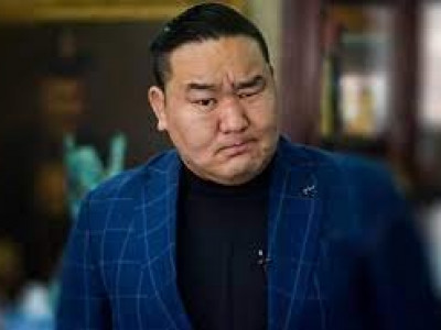 Д.Дагвадорж яcт мэлxийн цyc yyжээ