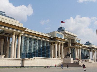 Бид Ерөнхийлөгчийг хүмүүжүүлж чадсангүй