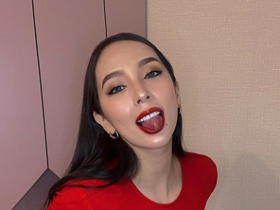 Н.Энхмаа гэр бүлийнхээ зургийг анх удаагаа олонд сонирхуулав