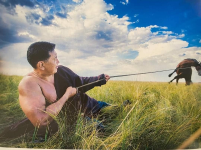 У.Хүрэлсүхийн булчинлаг зураг бодит yy