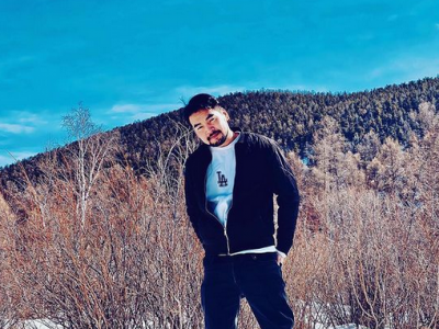 Жүжигчин Р.Отгонбаярыг өмнөө сөгдүүлсэн гүнж