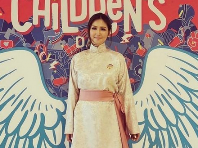 Холливуд Амараагийн эхнэрийн байнгын гоёл уранхай жийнс